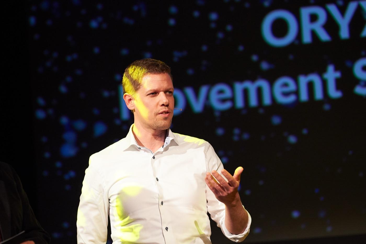 Marcel Tiggelman geeft een presentatie